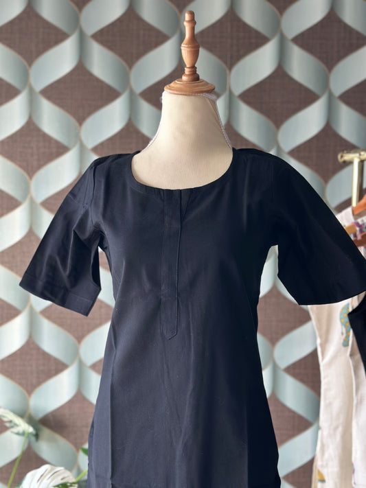 Solid Classic Black Top with Sleeve