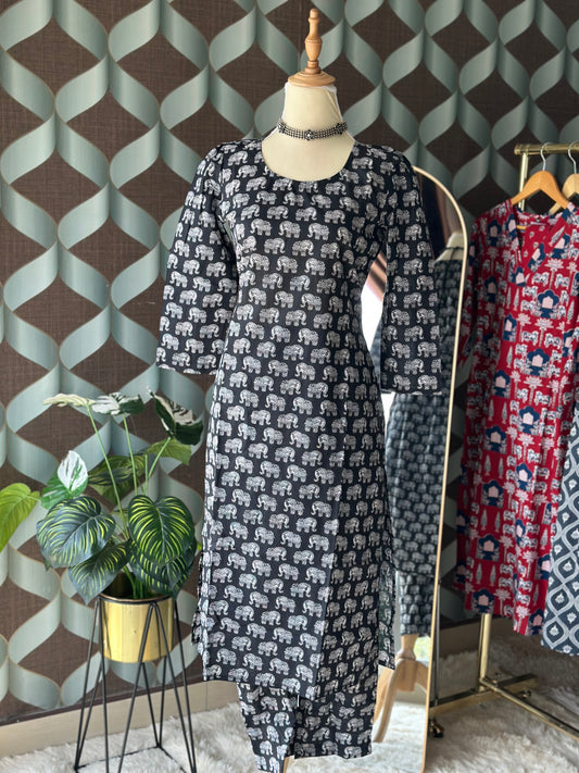 Classic Black Elephant Set