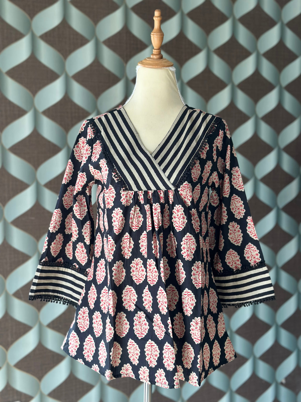 Classic Black Butta Cotton Top