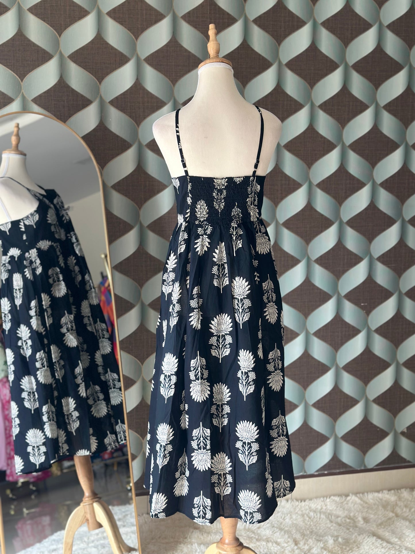 Black Floral Printed Sleeveless Midi Dress