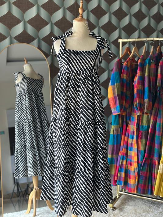 Black Strap Lehariya Midi Dress