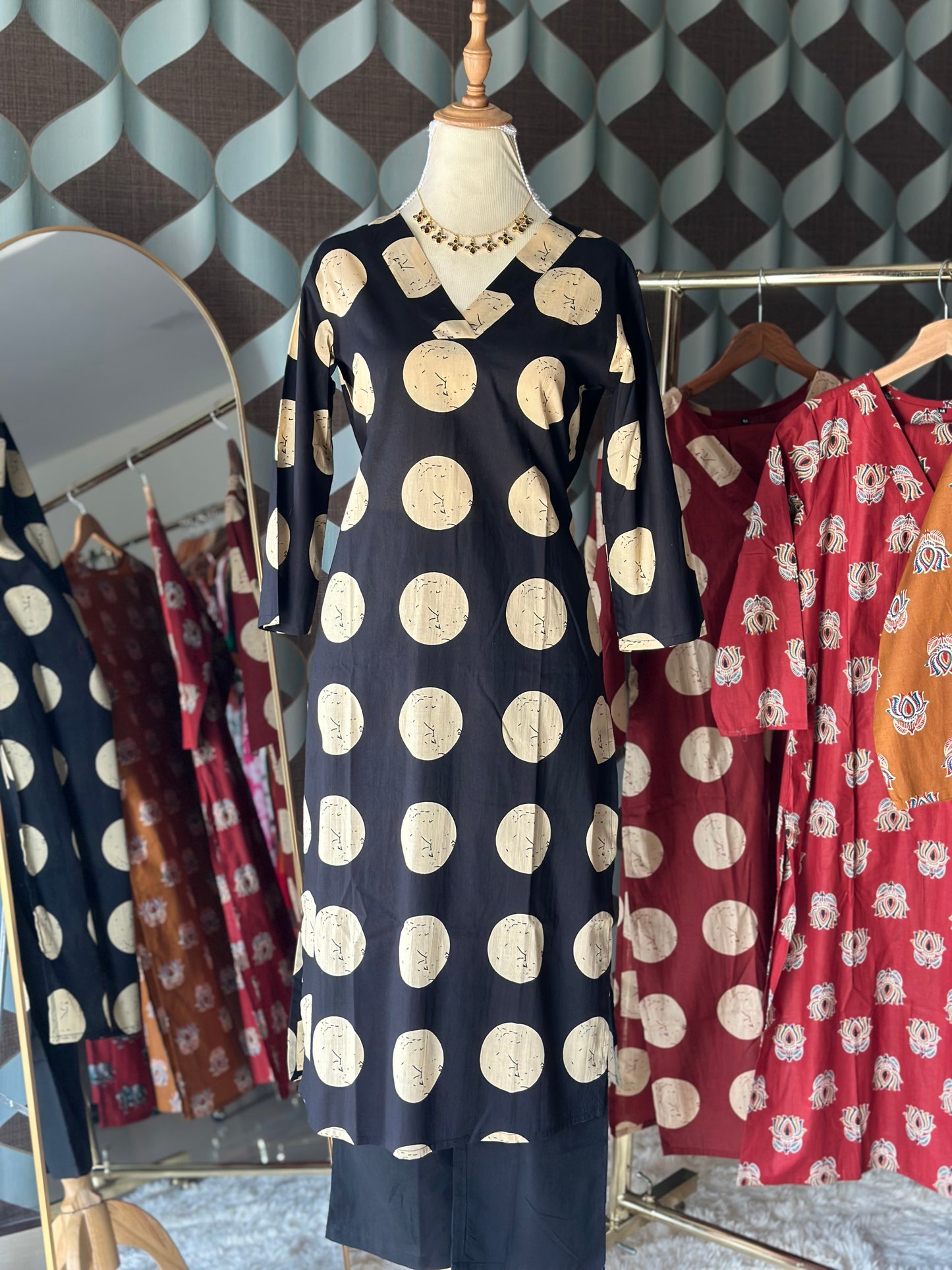 Classic Black & Beige Polka Set