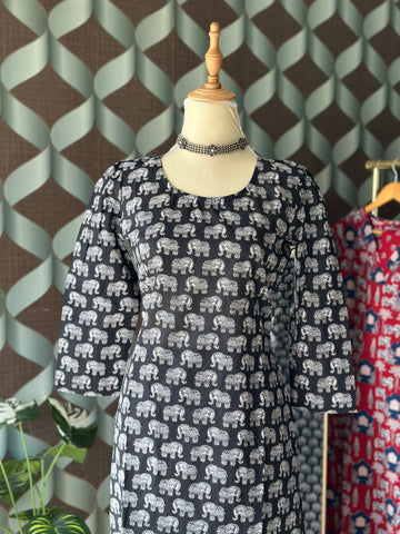 Classic Black Elephant Set
