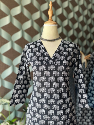 Classic Black Elephant Set