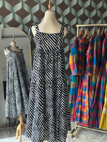 Black Strap Lehariya Midi Dress
