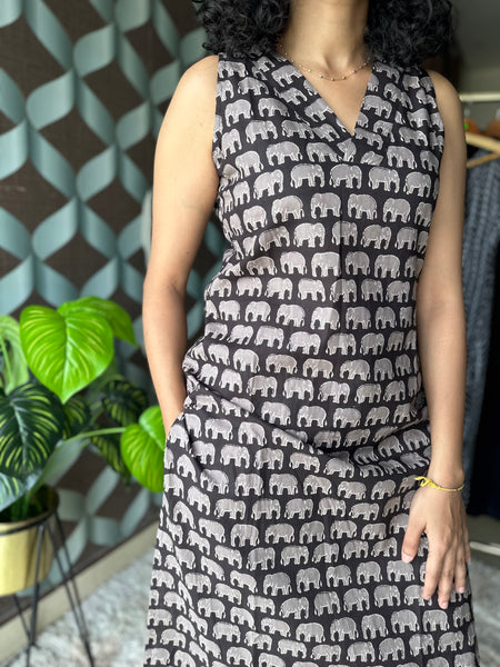 Classic Black Elephant Set